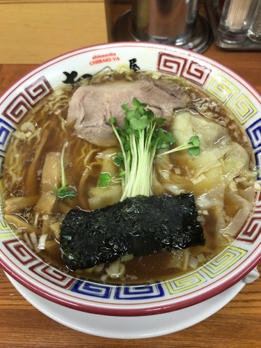 「ワンタン醤油ラーメン880円」@ちばき屋 葛西店の写真