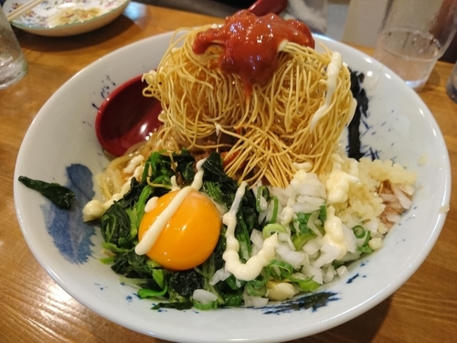 「特製まぜそば880円＋特製おつまみ&ビール 他」@ラーメン カワタカの写真