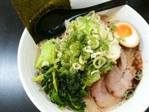 「ラーメン黒＋野菜」@麺屋 正の写真