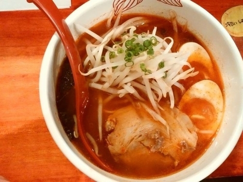 「赤いらーめん＋味玉」@麺処 あす花の写真