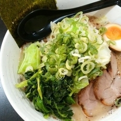 ラーメン黒＋野菜