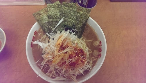 「ラーメン大盛、ネギトッピング」@横浜ラーメン 町田家 新百合ヶ丘店の写真