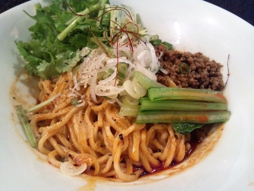 「香菜入り汁なし担々麺（1,000円）」@noodles house 錦鯉の写真