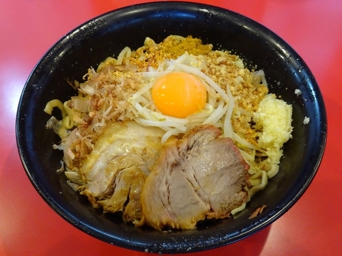 「まぜそば（800円）＋カレー粉（50円）ニンニクカリカリ」@麺屋 桐龍の写真