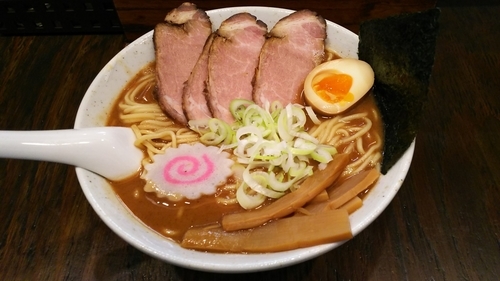 「ラーメン(大)+チャーシュー」@まつおぶしの写真