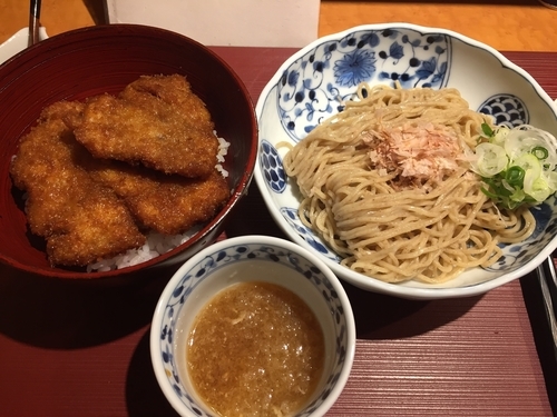 「おろしそば（冷）+自家製ソースのカツ丼（350+350円）」@麺 みつヰの写真