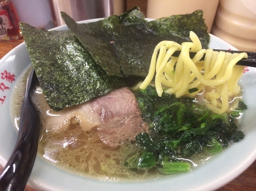「ラーメン(700円)」@横浜家系ラーメン上々家の写真