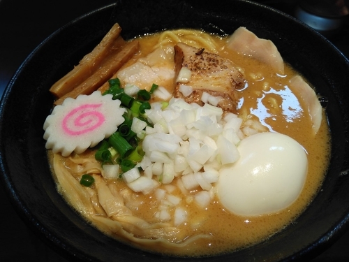 「特製濃厚中華そば」@中華そば 輝羅の写真