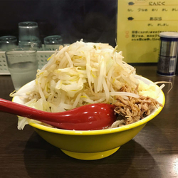 ラーメン 並 ヤサイマシニンニク少なめ