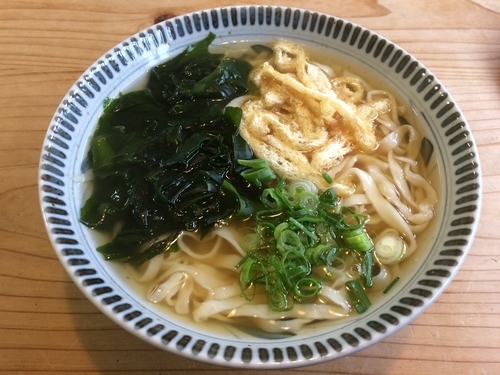 「わかめうどん」@船本うどんの写真