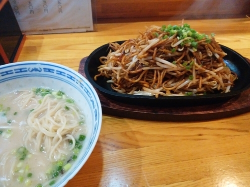 「ラーメン（半）」@来々軒の写真