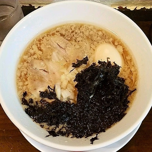 「背脂中華そば(720)＋黒のり(100)」@新潟発祥 なおじ 御茶ノ水店の写真