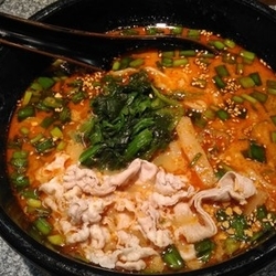 雷ラーメン（３辛、880円）