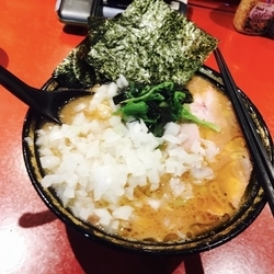 チャーシュー麺（タマネギ）