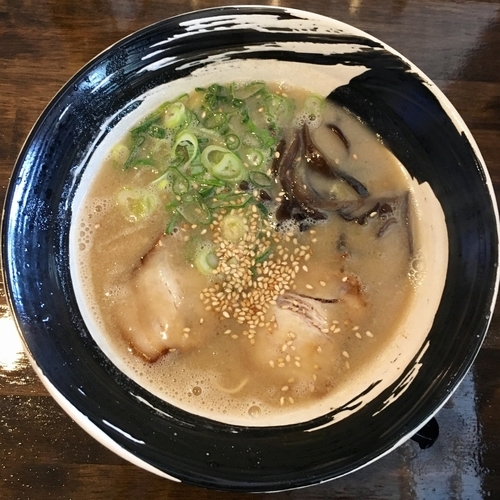 「恵壱ラーメン 白とん (750円)」@本格豚骨ラーメン 恵壱の写真