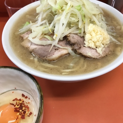 「半分固め たまご」@ラーメン二郎 神田神保町店の写真