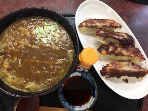 「カレーラーメン餃子セット900円」@おおしも食堂の写真