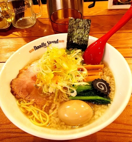 「背脂味玉KUROSHIO煮干し塩＋ねぎ（1,200円）」@Noodle Stand Tokyoの写真