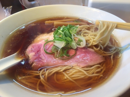 「お醤油ラーメン(702円)」@らーめん芝浜の写真