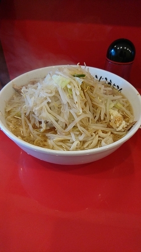「醤油ラーメン大盛り800円ニンニク少し」@らーめん こじろう526 鶴見店の写真
