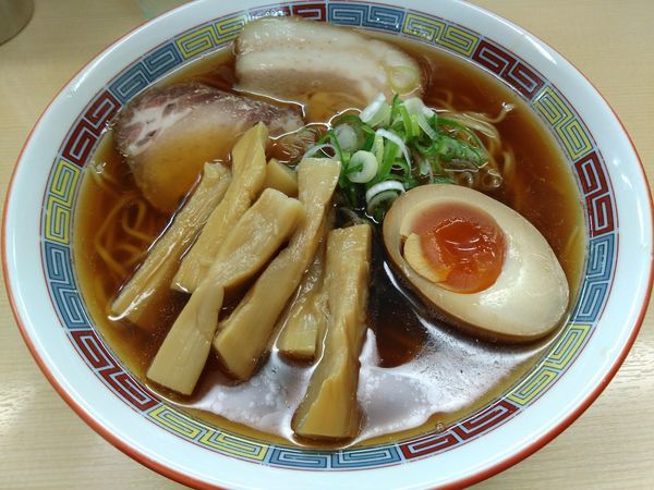 「昔ながらのらーめん+メンマ」@煮干鰮らーめん 圓の写真