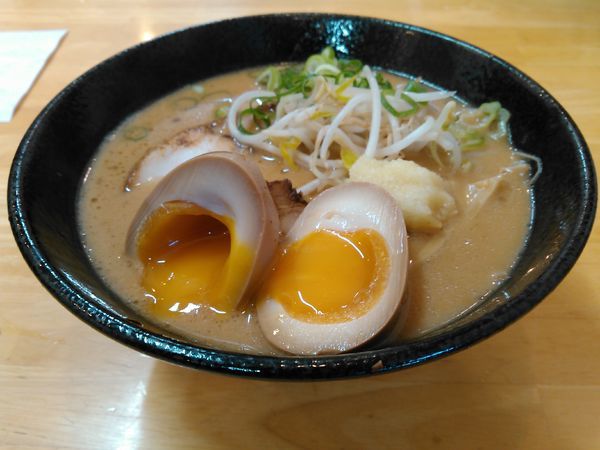 「煮玉チャーシュー大ニンニク入り。」@西食の写真