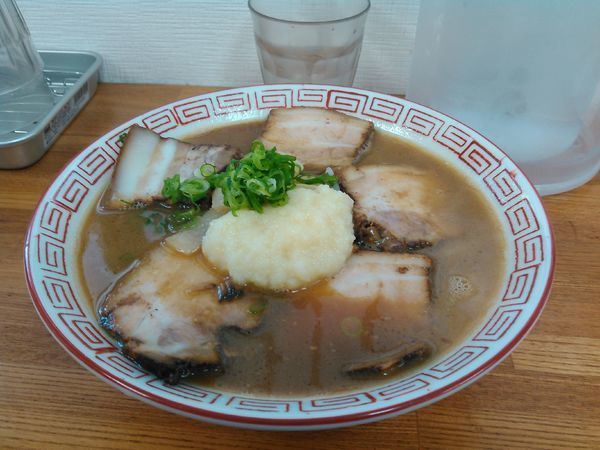 「中華そば肉入り大ニンニク入り」@中華そば ところの写真