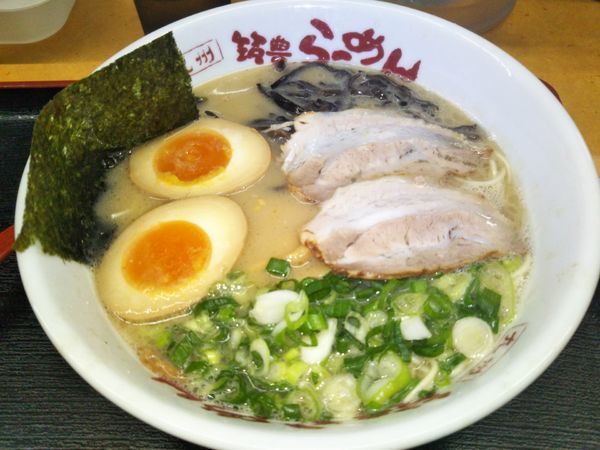 「昭和(むかし)ラーメン 900円」@九州筑豊ラーメン 山小屋 君津店の写真