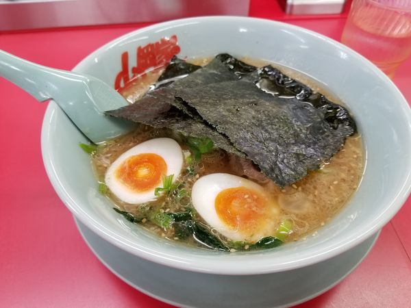 「味噌ラーメン　味付玉子トッピング　味薄目」@山岡家 松本店の写真