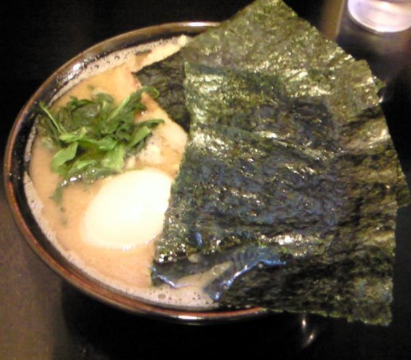 「ラーメン＋半熟玉子」@らぁめん 井上家の写真