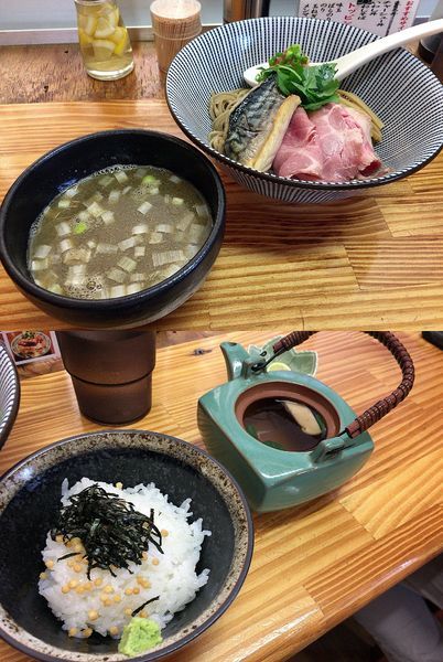 「秋鯖のつけそば（880円）松茸の土瓶蒸 ご飯割りセット」@中華そば よしかわの写真