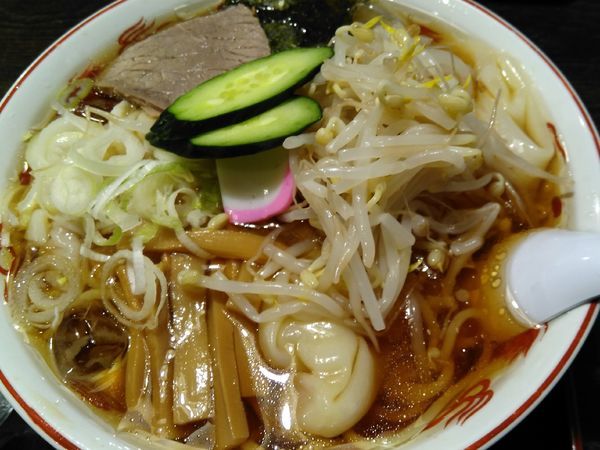 「冷しワンタンメン¥918」@栄屋本店の写真