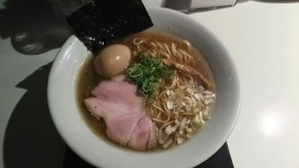 「玉子入り煮干しそば900円」@一汁三にぼし 裏不如帰の写真