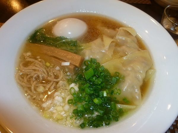 「【数量限定】ワンタンメン味玉入り」@麺匠 きくちの写真