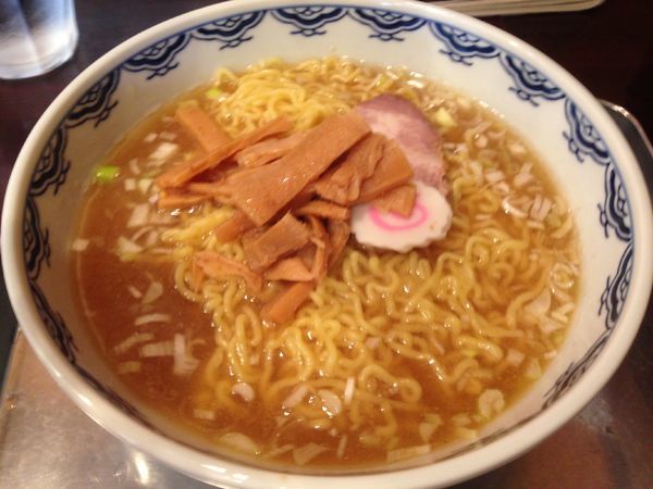 「ラーメン（１玉半）　￥９００」@むらもとの写真