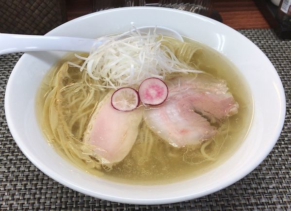 「1周年記念ラーメン(白醤油)850円」@麺や 睡蓮の写真