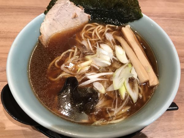 「龍の雫 ハーフサイズ  650円」@らーめん 鷹の爪 新千歳空港店の写真