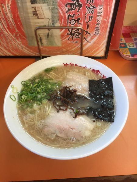 「ラーメン(大盛り)570＋100円」@佐賀ラーメン 喰道楽 武雄店の写真