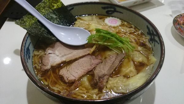 「ワンタン麺大盛(ワンタンダブル)」@手打ち中華そば 凌駕の写真