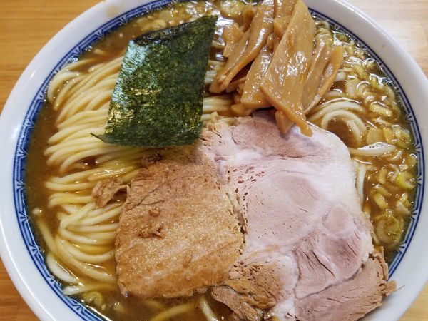 「ラーメン（中）」@自家製中華そば としおかの写真