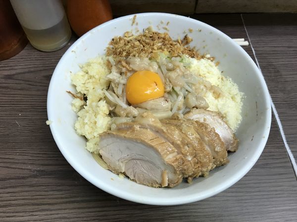 「小豚汁なし＋粉チーズ」@ラーメン二郎 横浜関内店の写真