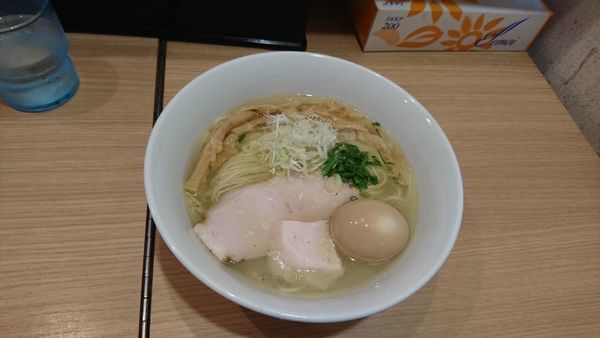 「味玉塩らあめん850」@本格中華蕎麦 ゆるぎの写真