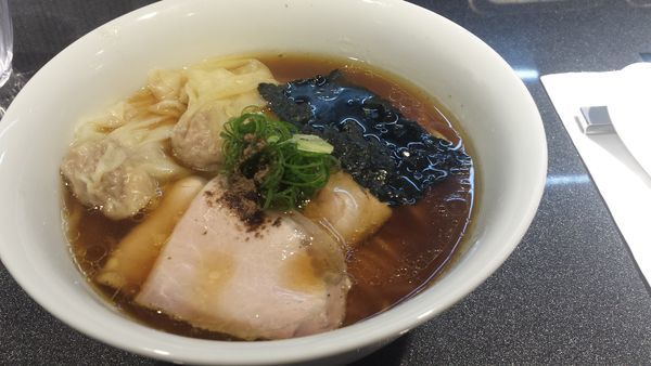 「ワンタン醤油そば1200円」@Japanese Soba Noodles 蔦の写真