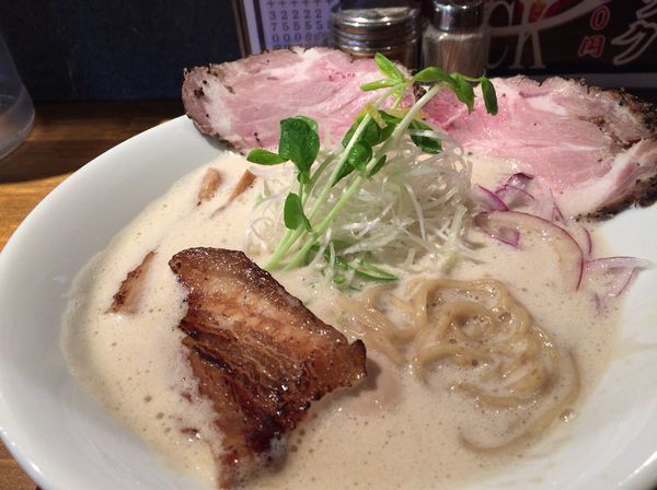 「特製鶏とろみそば 830円」@麺屋 甚八の写真