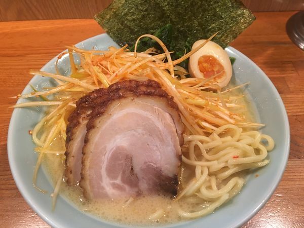 「塩とんこつネギラーメン780円」@横浜ラーメン とんこつ家 平須店の写真
