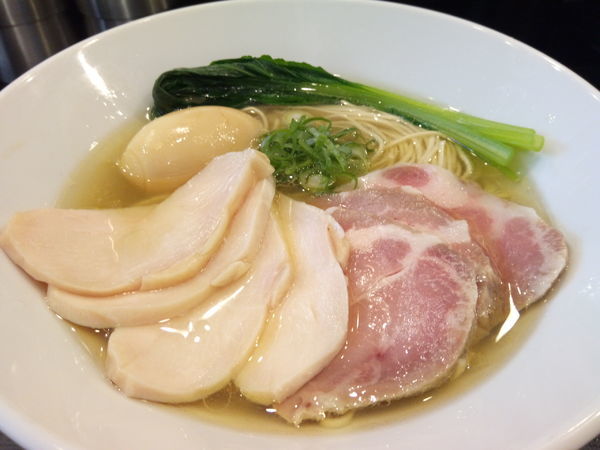 「チャーシュー芳醇鶏そば（塩）」@麺や 福はらの写真