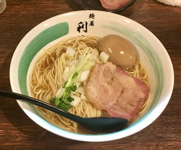 「いかそば 900円 + 味玉」@自家製麺 麺屋 利八の写真