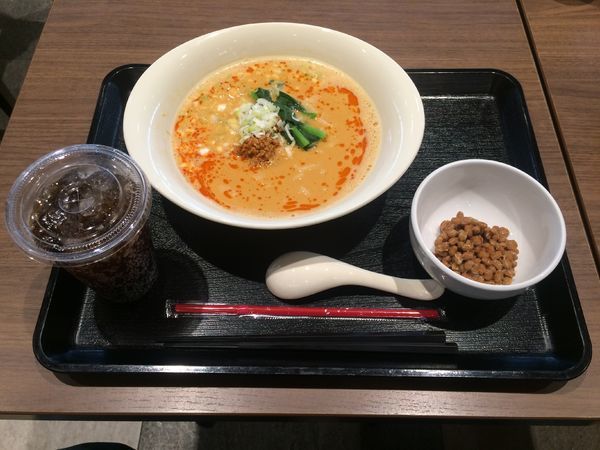 「守谷限定 納豆タンタン麺(ドリンク付き) 1050円」@南国酒家 広東麺飯房 守谷サービスエリア店の写真