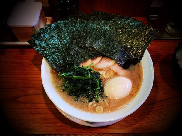 「全のせラーメン」@横浜家系ラーメン つばさ家 立川店の写真