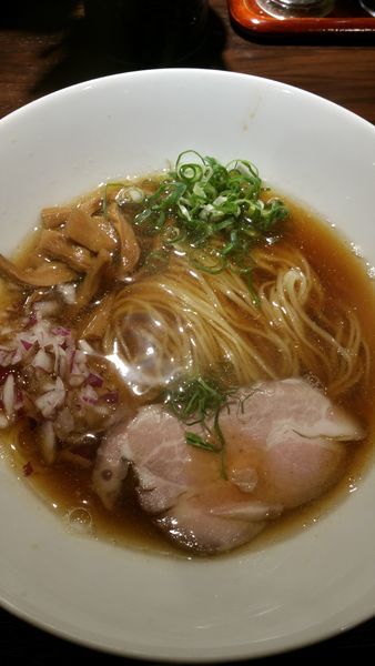 「鴨脂煮干し醤油そば」@九十九里煮干つけ麺 志奈田の写真